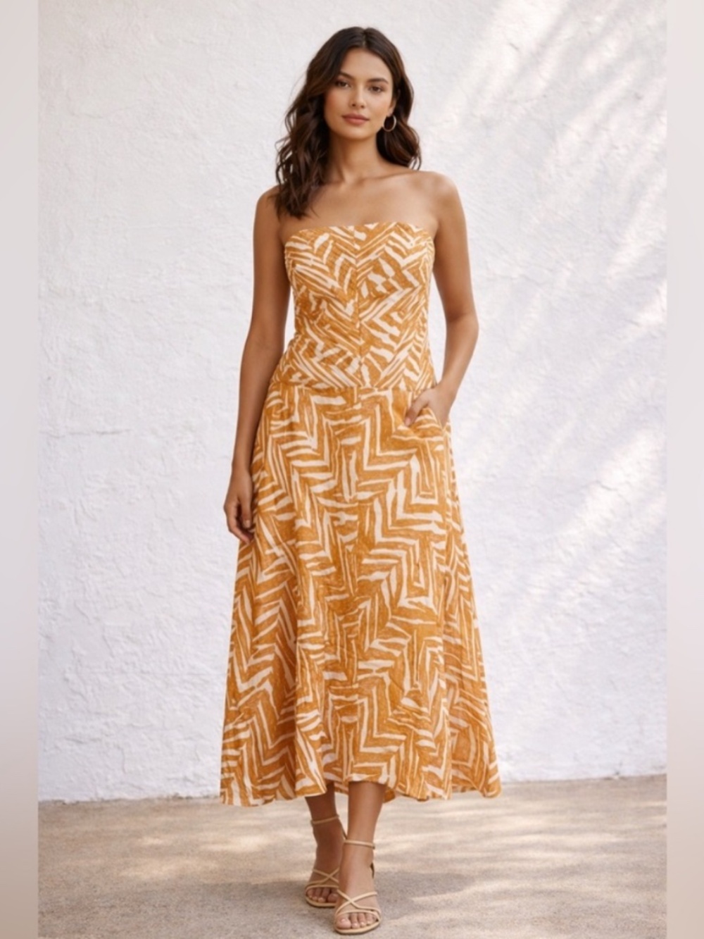 SHONA JOY PRINTED STRAPLESS MIDI DRESS